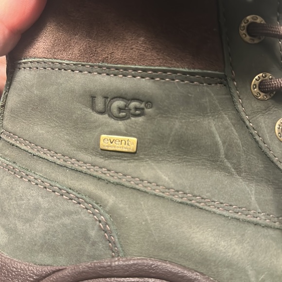 **SOLD ON EBAY**UGG Adirondack ll waterproof women’s green & brown snow boots - Picture 9 of 10